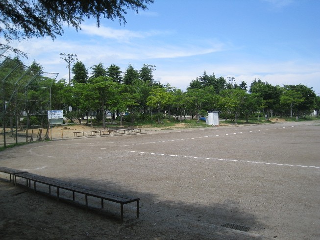 park. 800m until Wajiyama park (park)