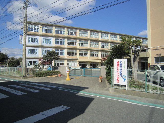 Primary school. Municipal Mizuho 989m up to elementary school (elementary school)