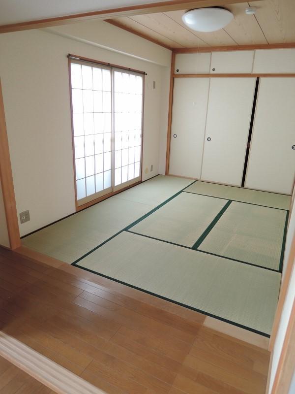 Non-living room. 6 Pledge + about 1.5 quires of Japanese-style room! Westerly from the window! Bright, cool room.