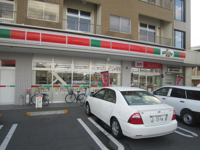 Convenience store. thanks 318m to Hamamatsu Izumi-chome store (convenience store)