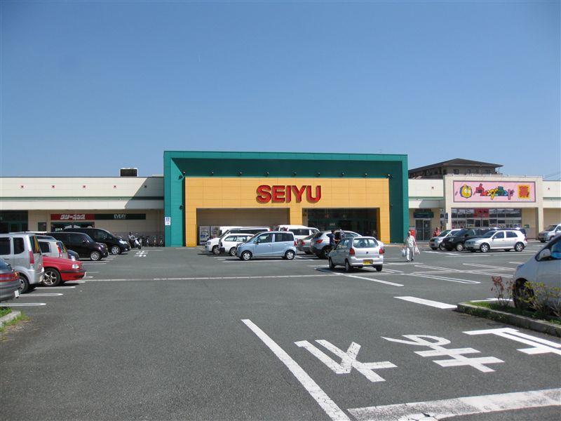 Supermarket. 800m until Seiyu Kamiasada shop