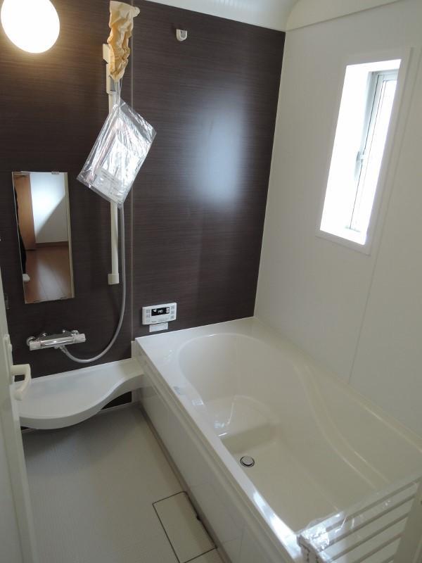 Bathroom. 1 square meters bathroom, Add-fired, YuCho, Bathroom heating, Cool breeze, Bathroom is with dryer function. 