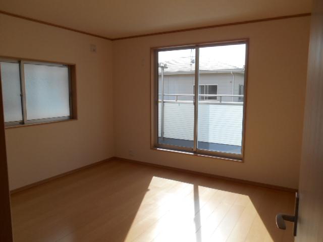 Living. Local (11 May 2013) Shooting