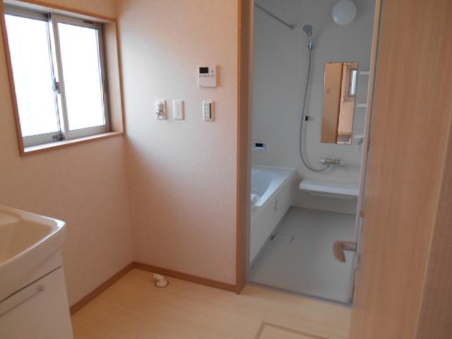 Bathroom. Local (11 May 2013) Shooting