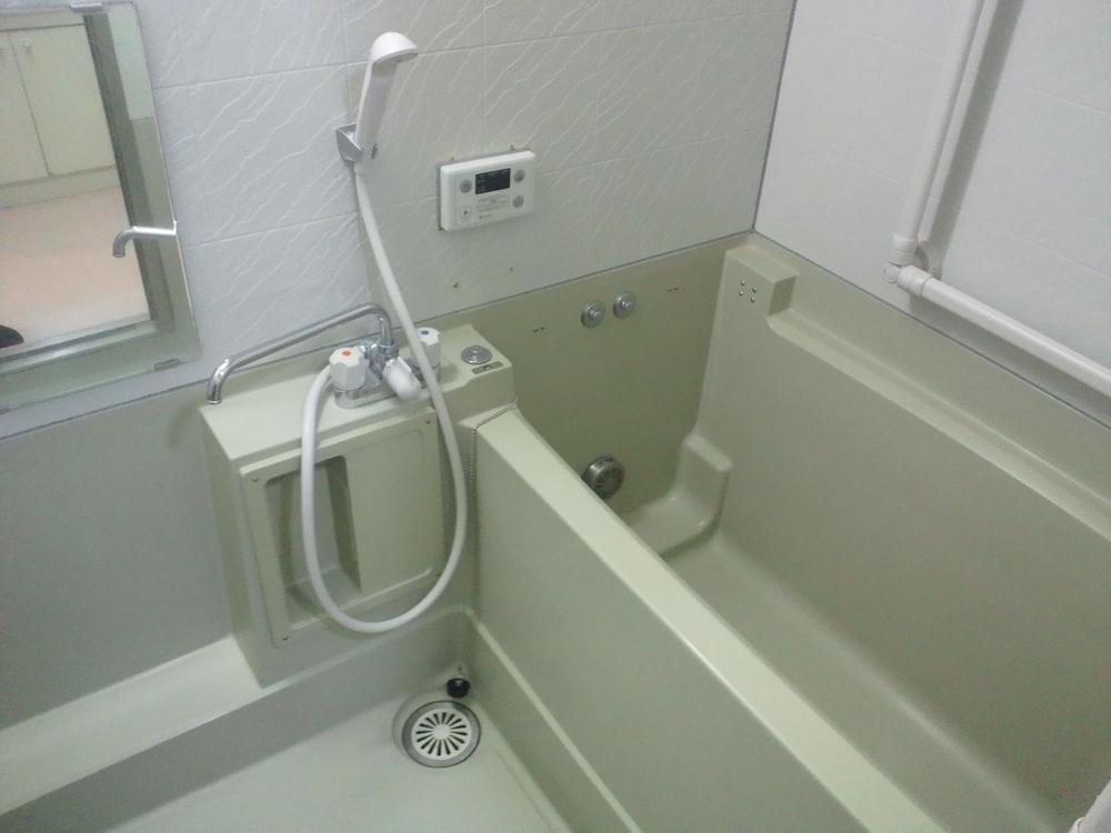 Bathroom. Add cooking function, With handrail.