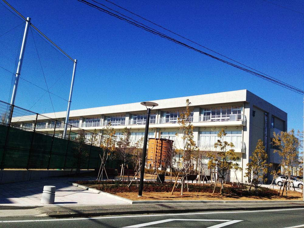 Junior high school. 1080m to the Hamamatsu Municipal north junior high school