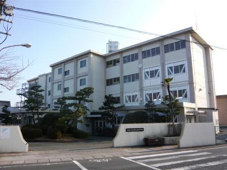 Junior high school. 2250m to the Hamamatsu Municipal Jinkyu Lu Junior High School