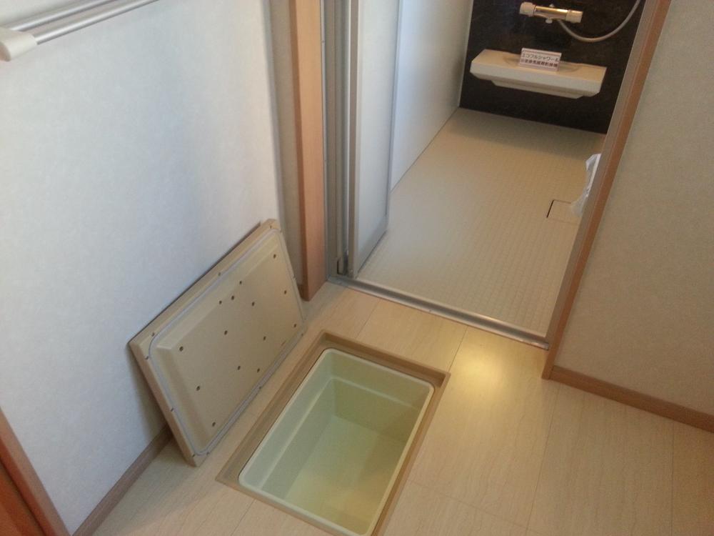 Other Equipment. It is under-floor storage of dressing room. various, Is convenient Shimae. 