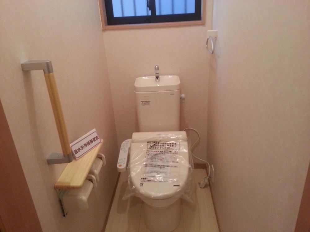 Other Equipment. TOTO ◎ Washlet ◎ heating toilet seat ◎ power deodorizing function ◎ cigarettes two ◎ handrail 1F ・ 2F same specifications 24-hour ventilation  ※ Same specifications image