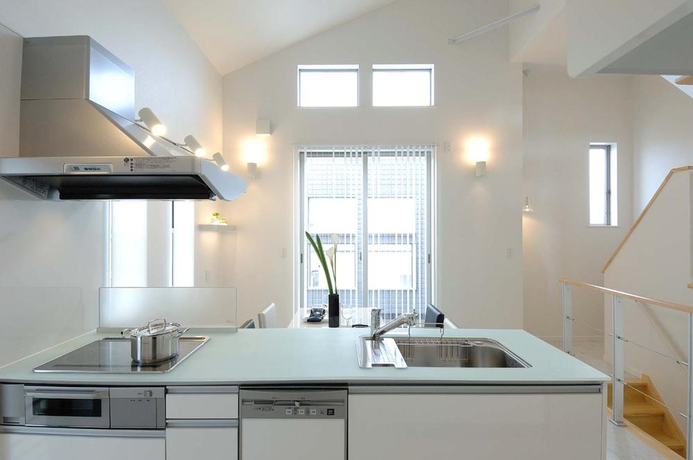 Kitchen. All-electric, IH specification of kitchen. 