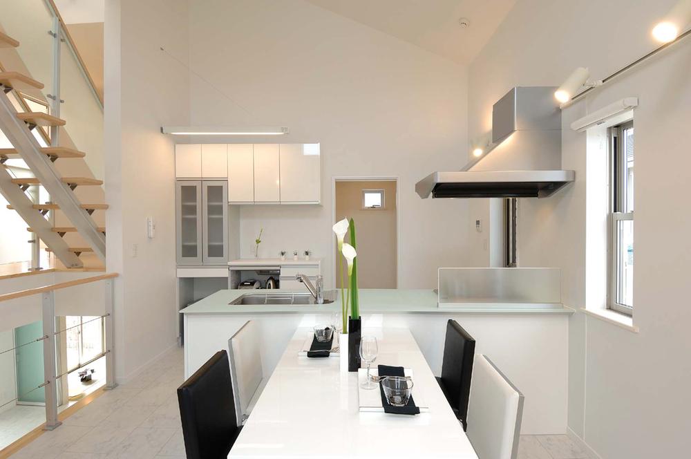 Kitchen. Pantry conditioned cupboard and large in the kitchen back. 