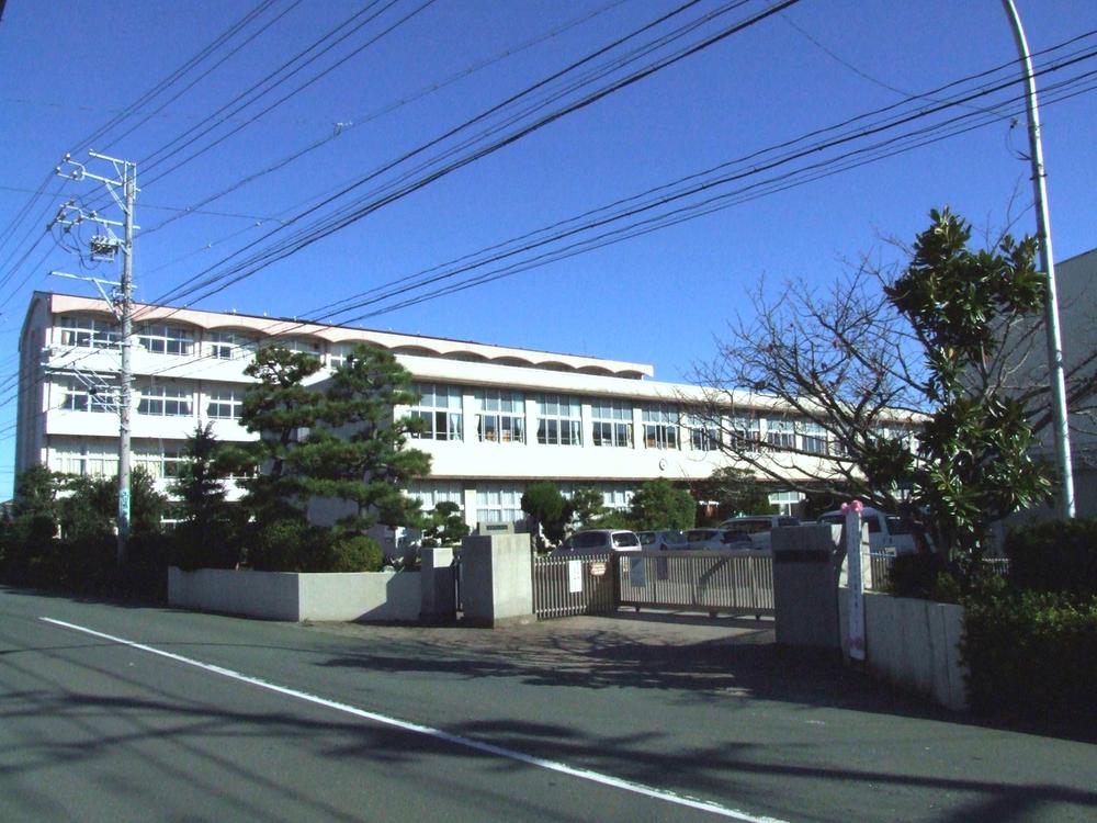 Primary school. 1433m to Hamamatsu City - site field Elementary School