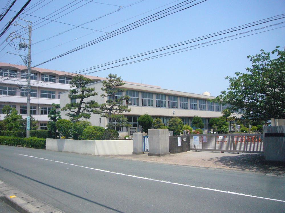 Primary school. 1388m to Hamamatsu City - site field Elementary School
