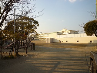 Primary school. 1217m to the Hamamatsu Municipal Maisaka elementary school (elementary school)