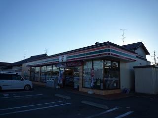 Convenience store. Seven-Eleven Hamamatsu Magori store up (convenience store) 574m