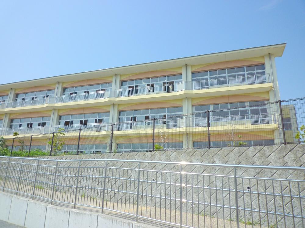 Primary school. 852m to the Hamamatsu Municipal Yuto Elementary School