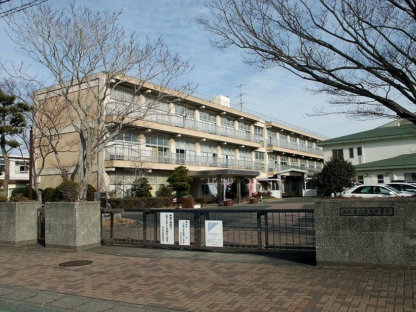 Junior high school. 1700m to Shinohara junior high school