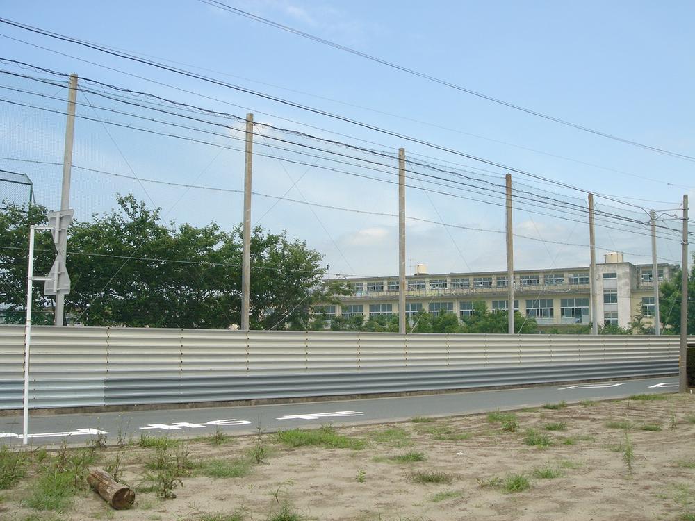 Primary school. 652m to Hamamatsu City Shinohara Elementary School