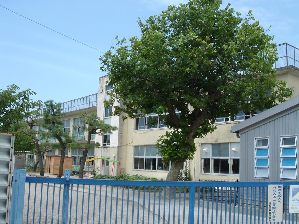 Primary school. 359m to Hamamatsu City Shinohara Elementary School