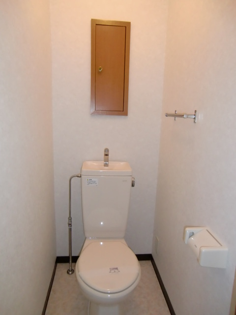 Toilet.  ※ The same type of photo