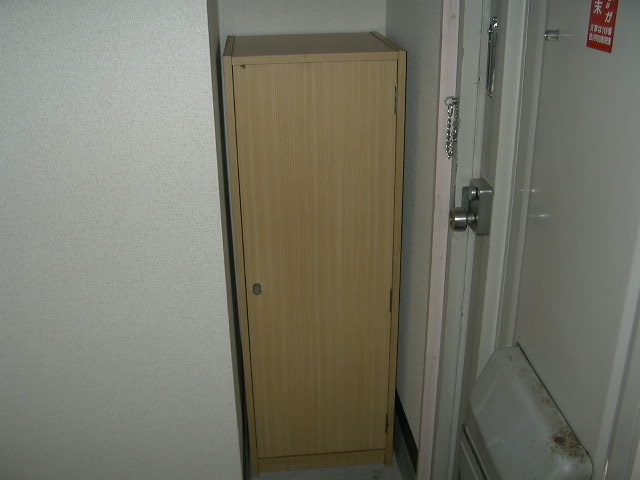 Entrance. Cupboard