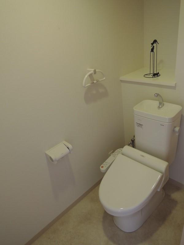 Toilet. Bidet ※ First floor model room photo