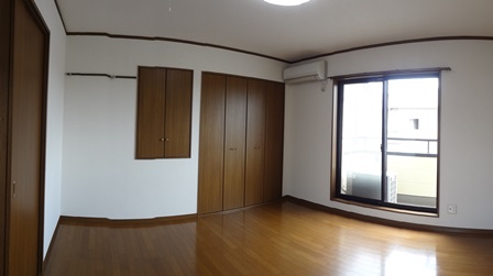 Living and room. 2 Kaiyoshitsu