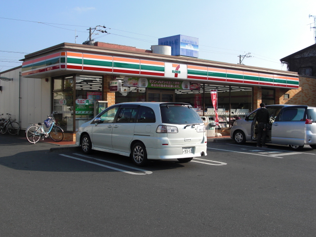 Convenience store. Seven-Eleven 922m to Hamamatsu Nishioka Machiten (convenience store)