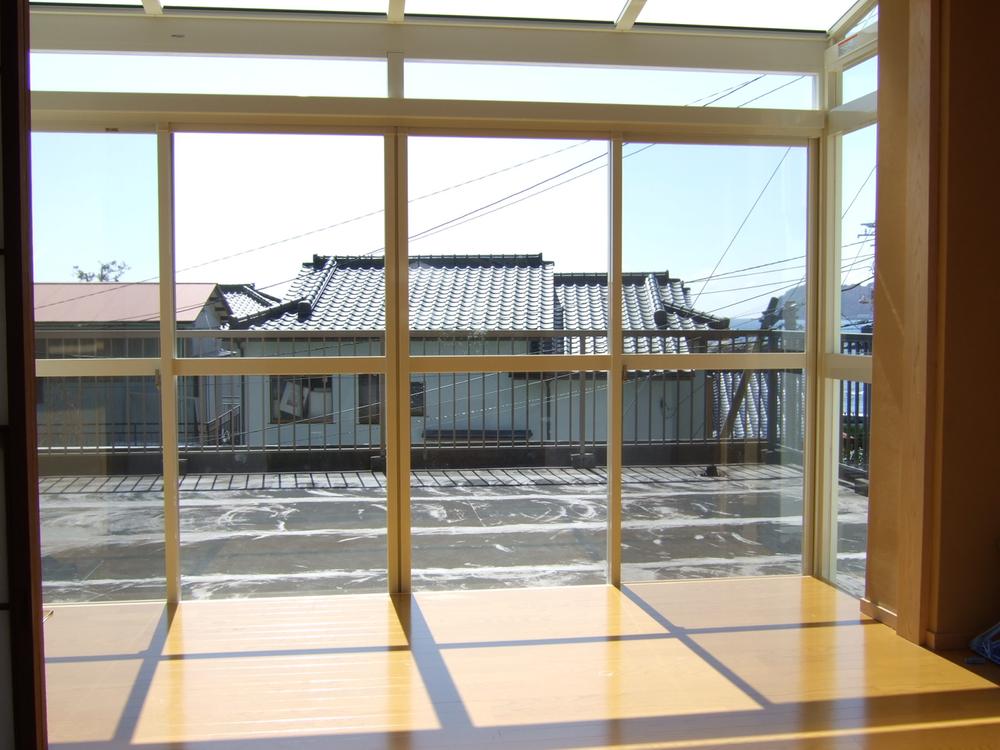 Non-living room. Sunroom