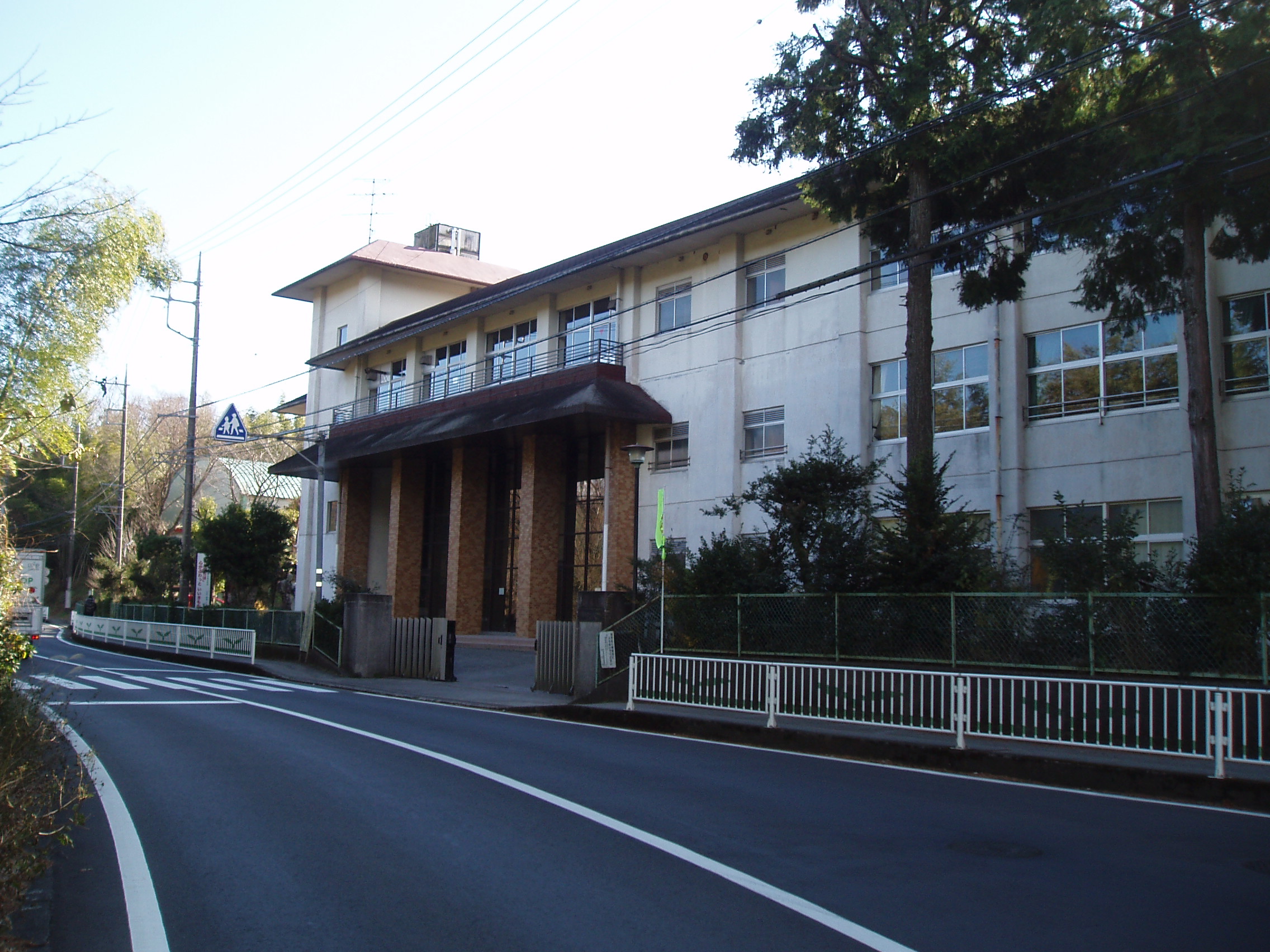 Primary school. 2319m to Ito City Oike elementary school (elementary school)