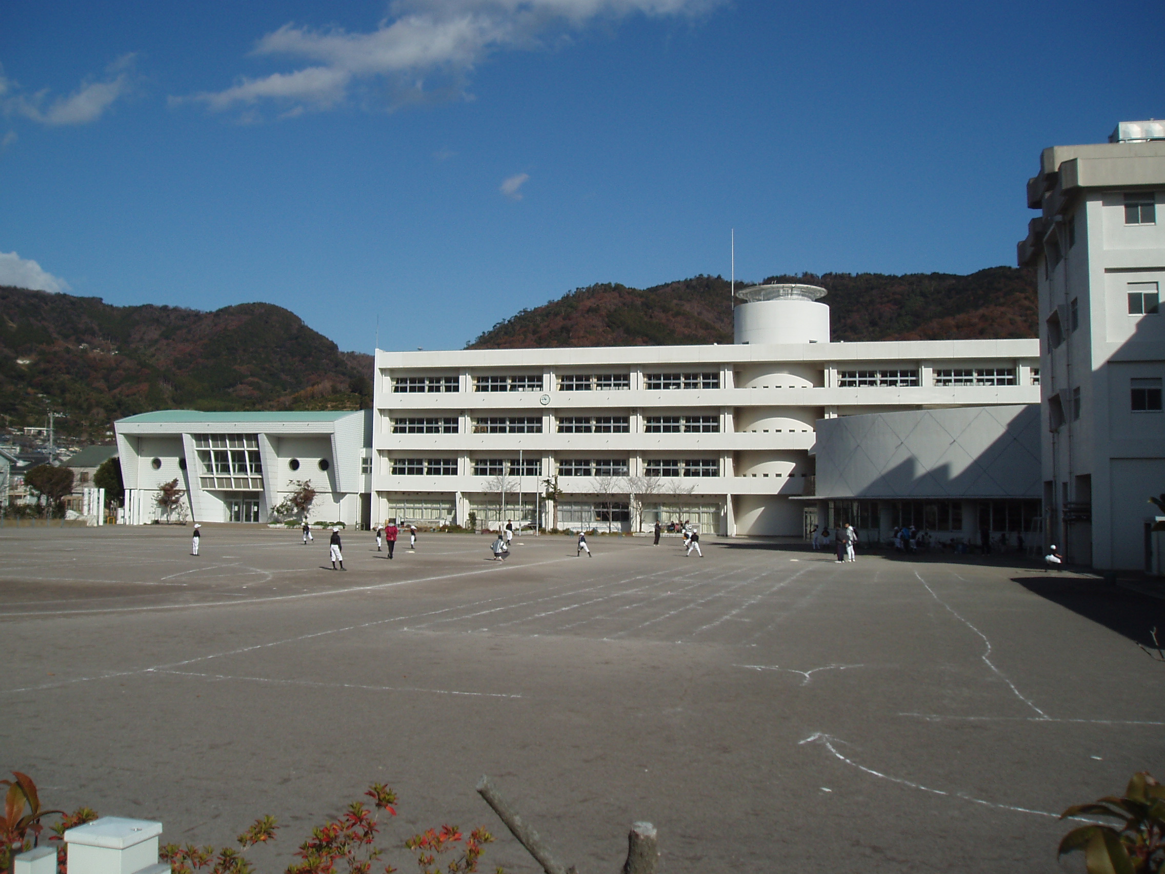 Primary school. 614m to Ito City Usami elementary school (elementary school)