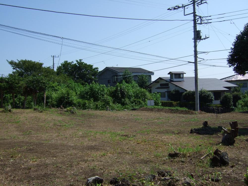 Local land photo. Northeast direction from the site southwest side