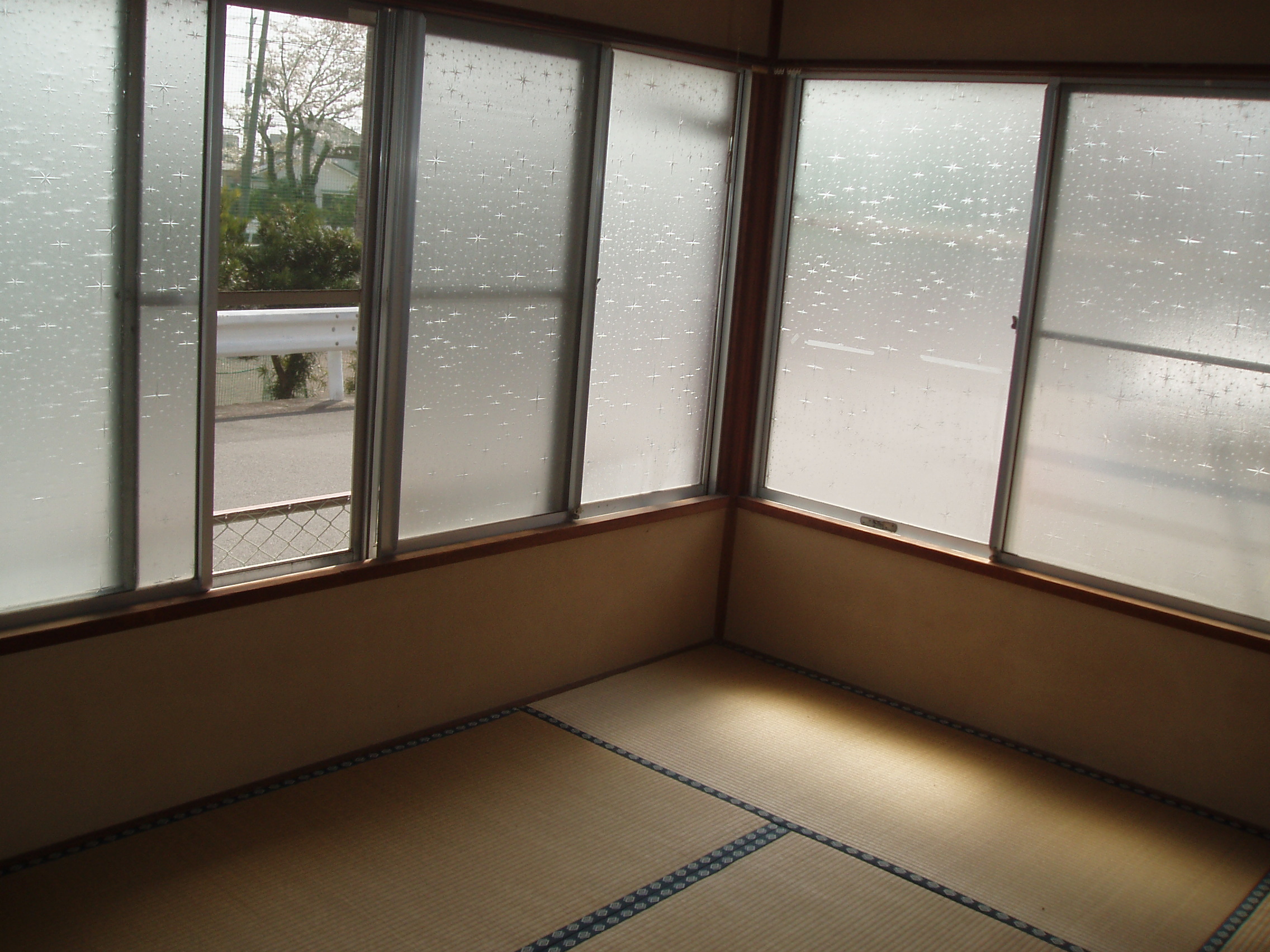 Living and room. 6 tatami