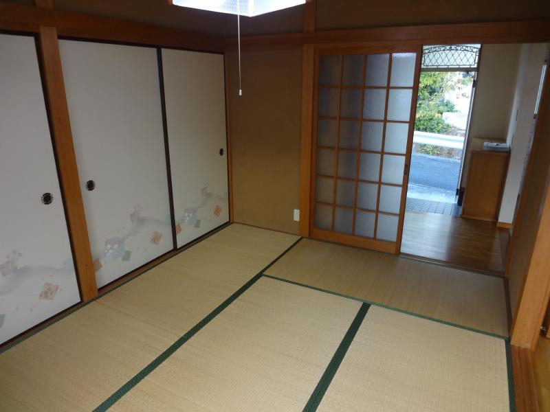 Living and room. Japanese-style storage of between 2