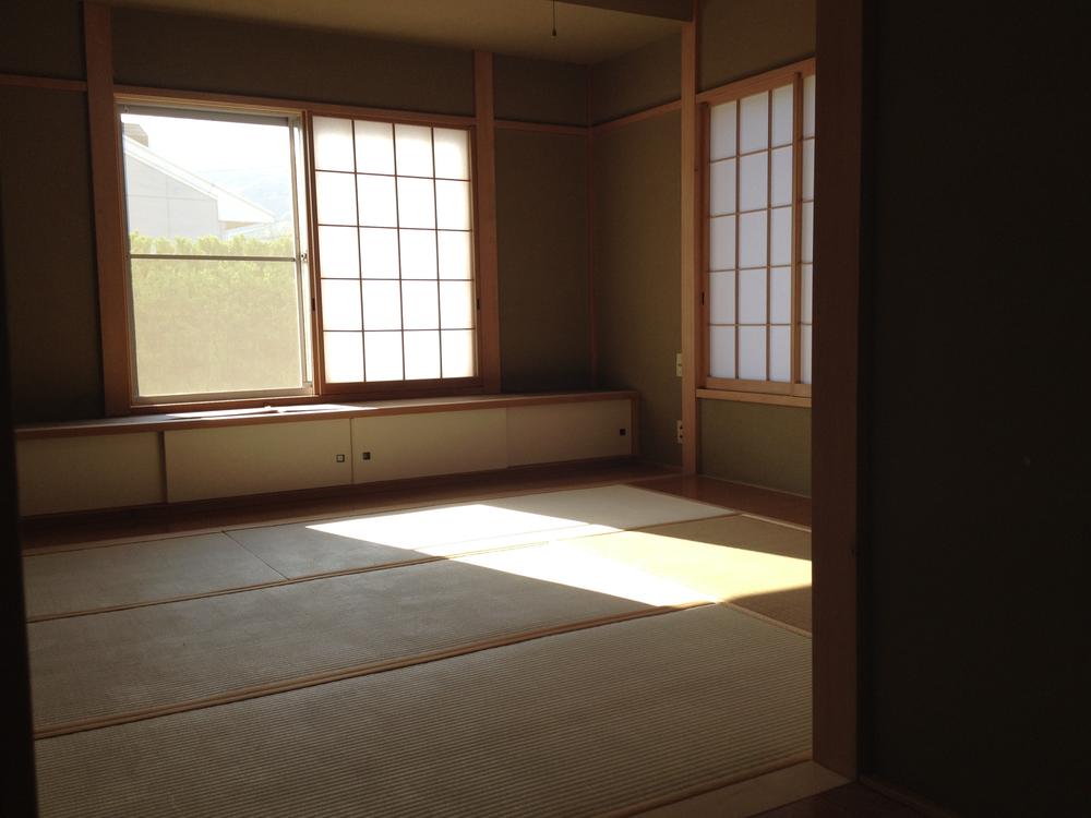 Non-living room. Japanese-style room 4.5 Pledge