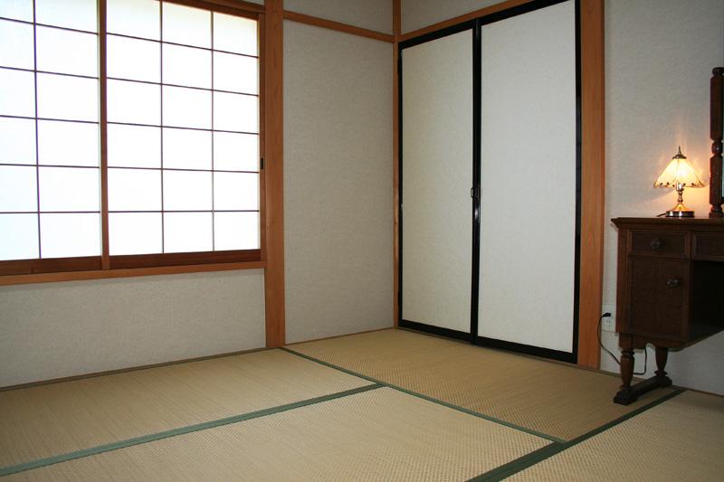 Non-living room. First floor Japanese-style room 6 quires