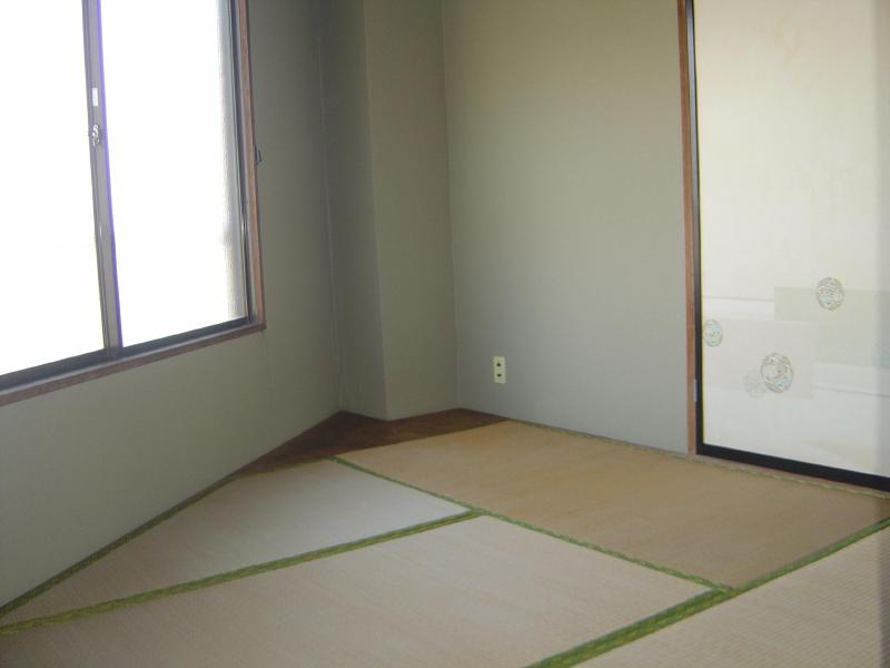 Living and room. Japanese-style room 5 quires