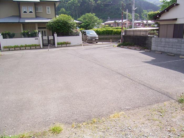 Parking lot