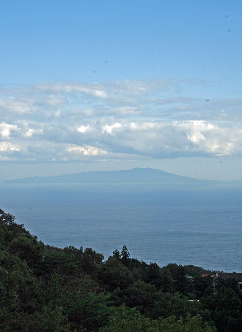 View photos from the dwelling unit. It overlooks the Izu Shichito