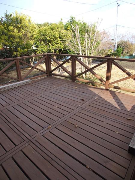 Balcony. Wood deck