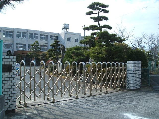 Primary school. Iwata Municipal Toyohama to elementary school 3372m