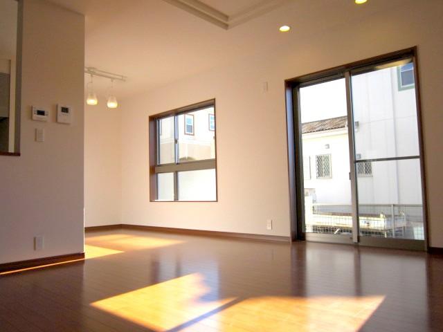 Living. Indoor shooting  No.13