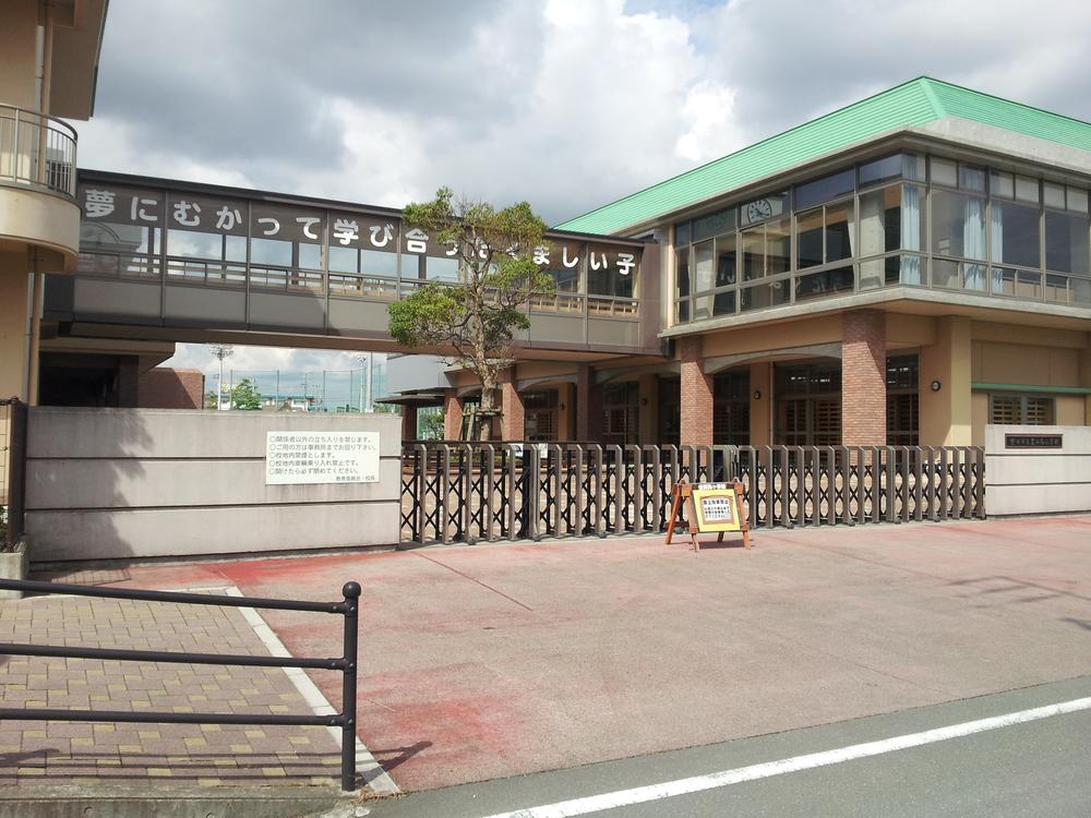 Primary school. Minami Toyoda Elementary School