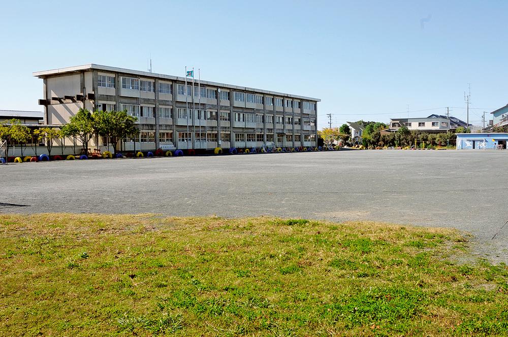 Primary school. Fujimi until elementary school 400m
