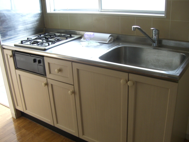 Kitchen. Two-burner stove kitchen