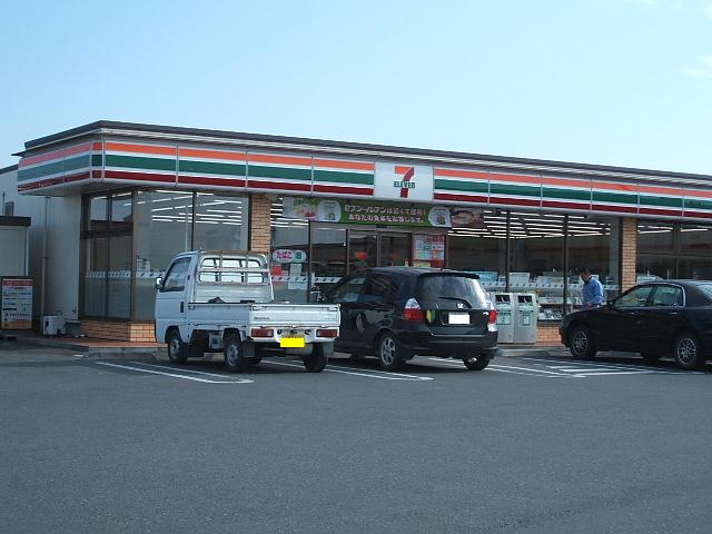 Convenience store. Seven-Eleven Iwata find store up to (convenience store) 579m