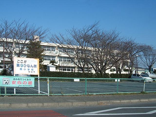 Primary school. Iwata Municipal Iwata to South Elementary School 1528m