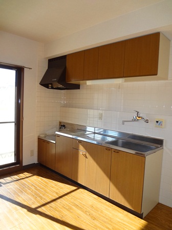 Kitchen. Large sink It is also easy washing