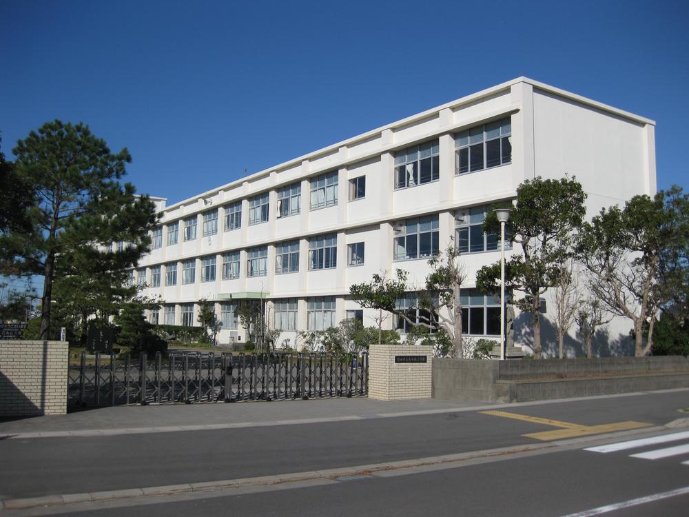 Primary school. Ryuyokita until elementary school 284m