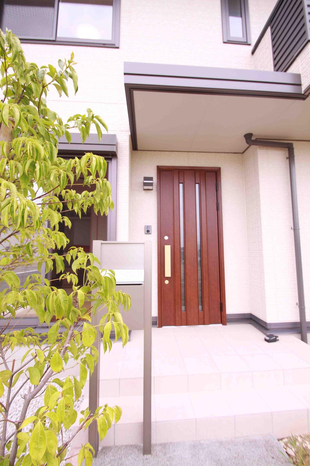 Entrance. Local (10 May 2013) Shooting